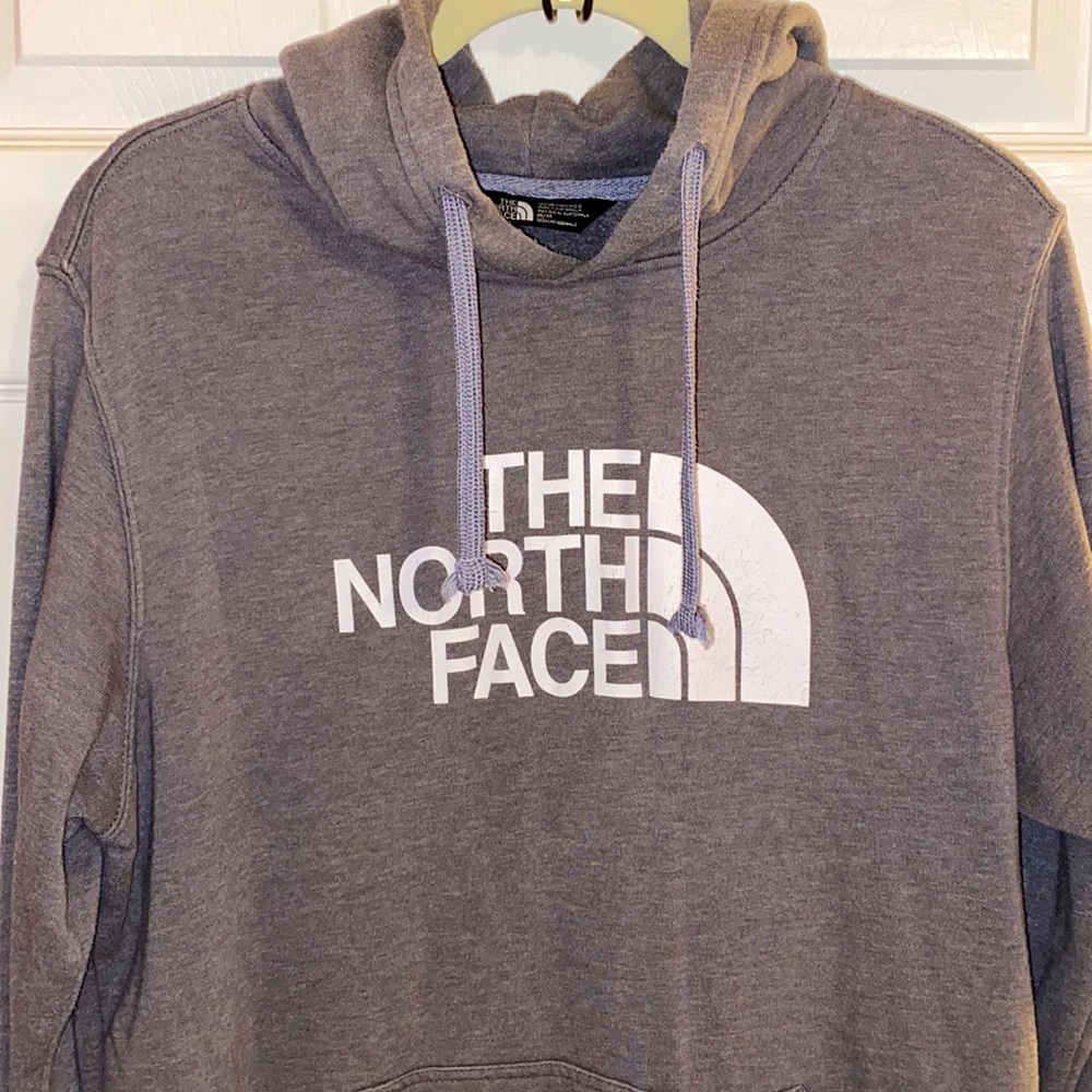 The North Face Men’s Medium. With hood.